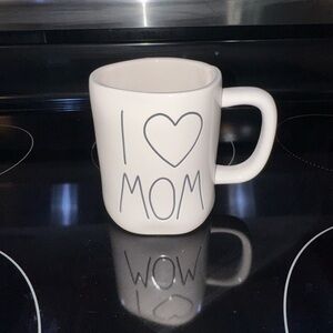 NWT, Rae Dunn, I love mom mug